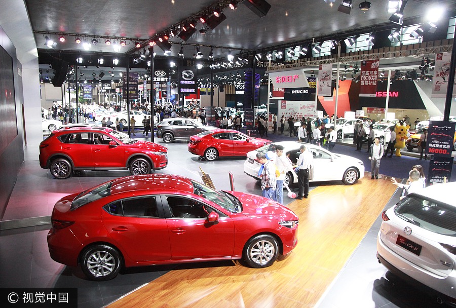 Auto show boosts holiday economy in Nanjing