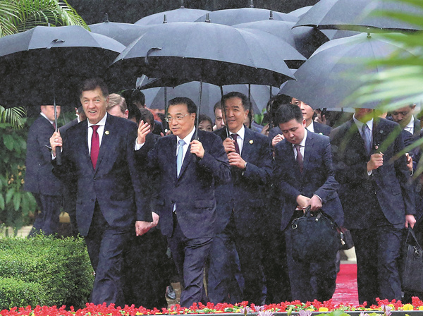 Li calls for financial cooperation