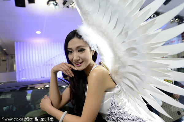Angel-dress models at Shandong auto show