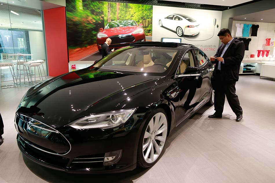 Tesla model S in Beijing experience store
