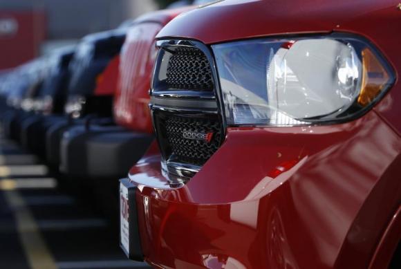 Chrysler to recall nearly 870,000 SUVs