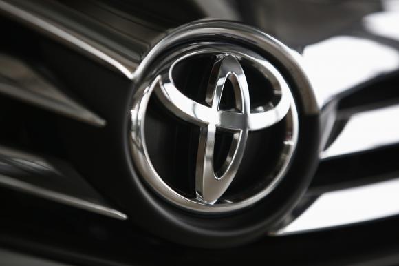 Toyota develops chips for hybrid cars