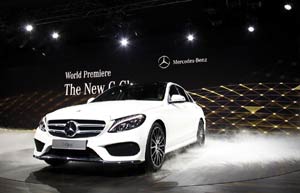 Mercedes-Benz issues recall over short circuit risk