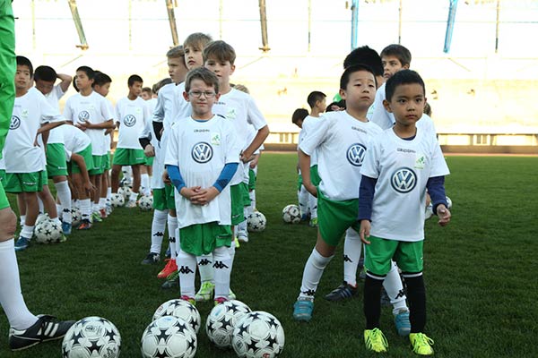 VW China kicks off football training in Beijing