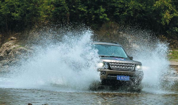Land Rover promises to fix gearbox fault