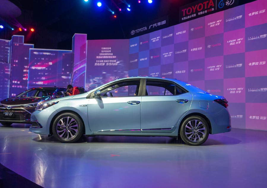 Toyota releases TwinEngine cars and sets 2020 target