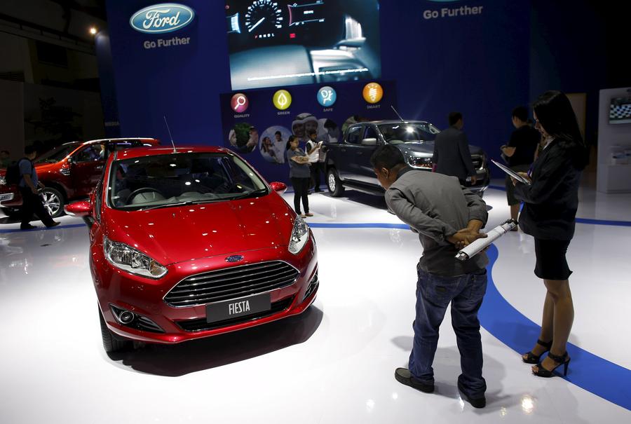 Cars attract vistors to Indonesia motor show