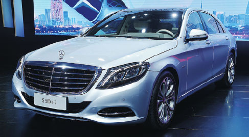 Mercedes-Benz launches new stars at auto show