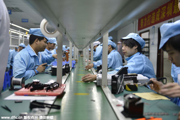 A look into Shenzhen smart watch assembly line