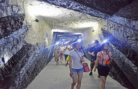 Alibaba, Tencent invest in Internet-TV startup - B