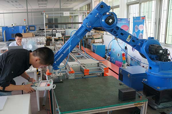Robotics experts needed in shifting economy