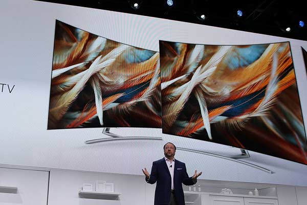 Wallpaper-thin television grabs the spotlight at CES