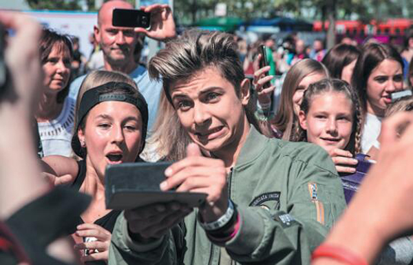 Banding youth with pop culture