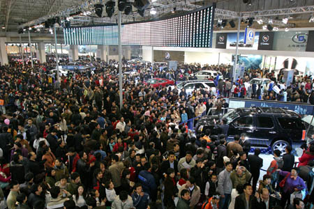 Auto expo witnesses peak weekend