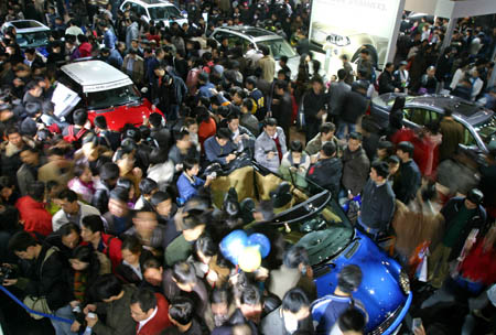 Auto expo witnesses peak weekend