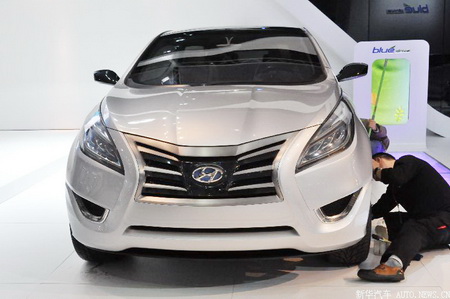 Hyundai Nuvis concept car