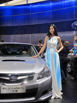 Subaru show girl