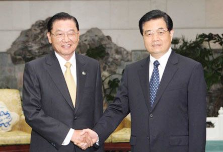 Landmark cross-Straits deals signed