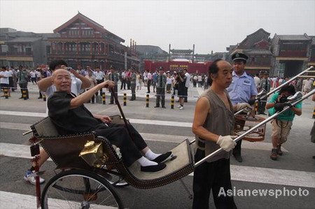Qianmen opens the gate to foreigners