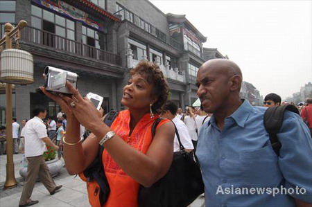 Qianmen opens the gate to foreigners