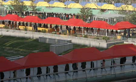 China rumbles as millions flock home