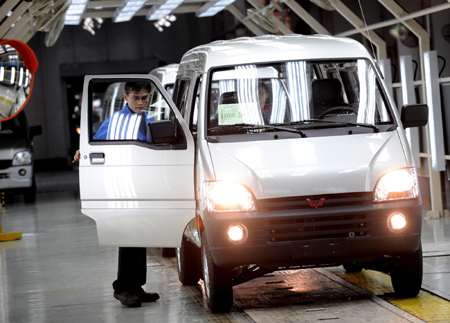 SGMW recalls 4,768 defective sedans for gas leakage