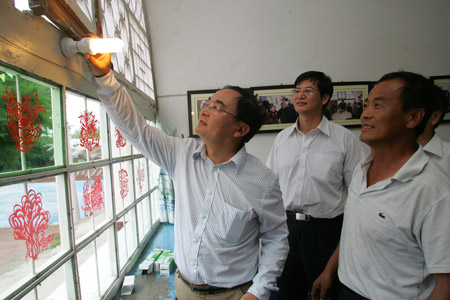 Energy-saving lights donated