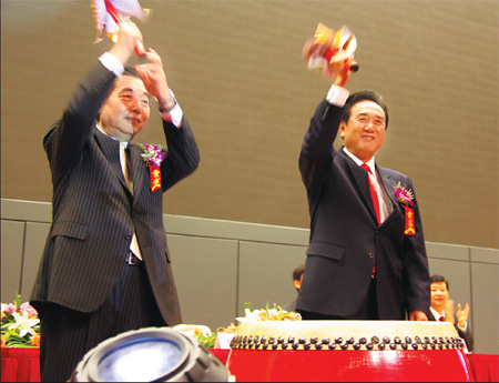 Veterans and new-comers flock to Nanjing