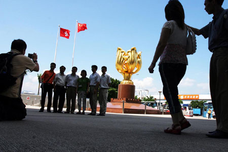 Price stays key factor for mainland shoppers in Hong Kong