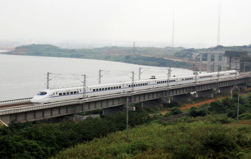 Nanchang-Jiujiang intercity high-speed railway put into operation