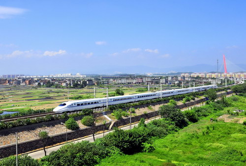 Nanchang-Jiujiang intercity high-speed railway put into operation