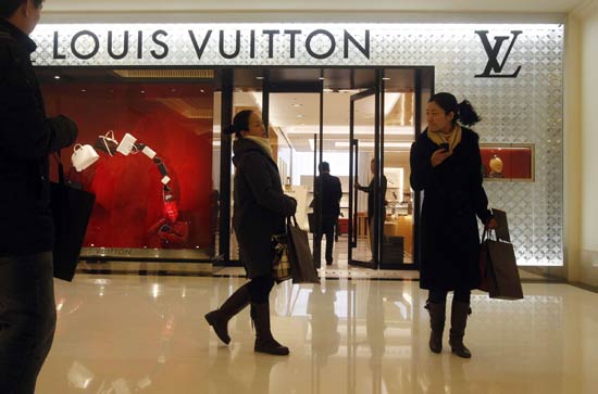 Strong sales of luxury goods in the bag this year