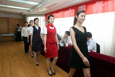 China Eastern to recruit 500 attendants