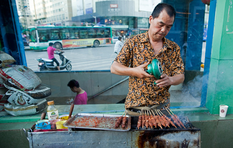 China vows 'resolute' battle against inflation