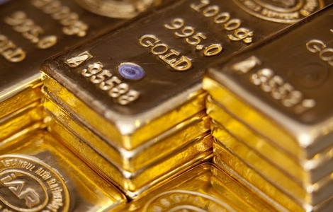 Discomfort with dollar is measured in gold
