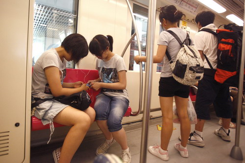 Mobile telephone games prove to be competitive and cheaper