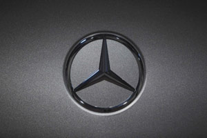 Mercedes leads luxury-car discounts in China