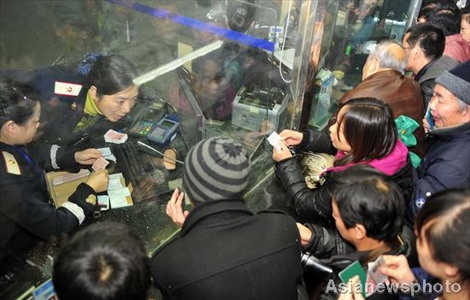 Queuing for a ticket home