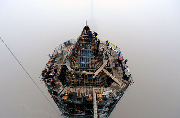 Main tower of Jiaxing - Shaoxing River-Crossing Bridge completed