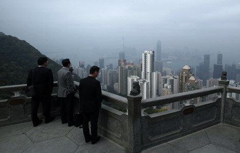 Pursuit of real estate by rich lifting up Hong Kong prices