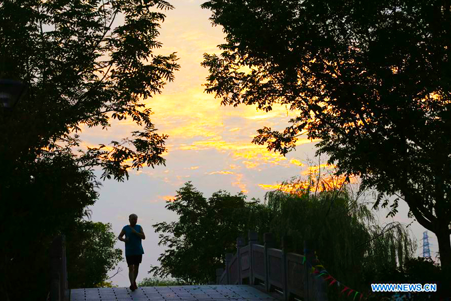 Scenery of White Horse Lake in Hangzhou