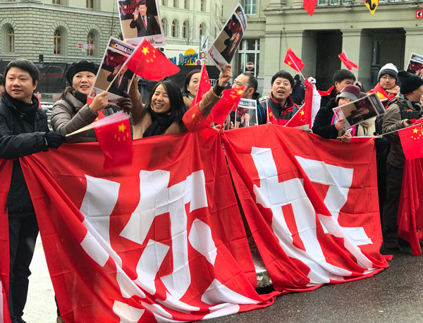 Local Chinese people welcome visiting President Xi