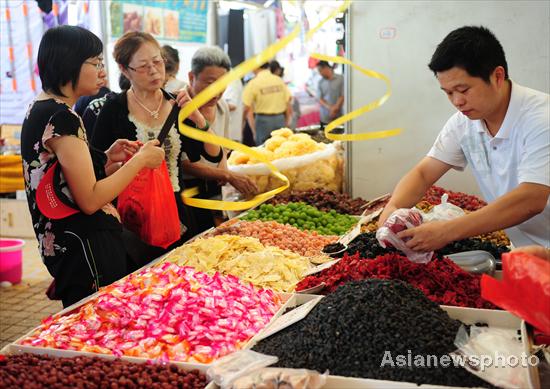 China's retail sales up 14.8% in Q1