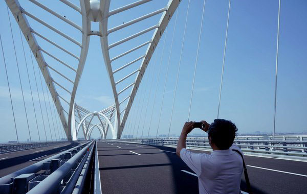 'Most beautiful bridge' over Qiantang River