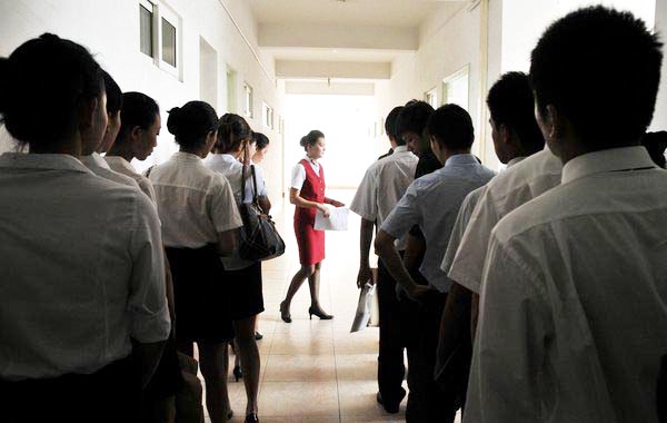 China Eastern to seek 1,000 flight attendants
