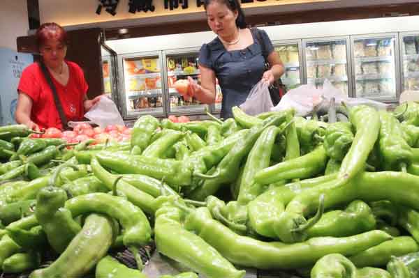 China farm produce prices edge up