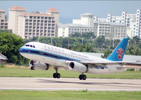 China Southern profit plunges on forex, fuel costs