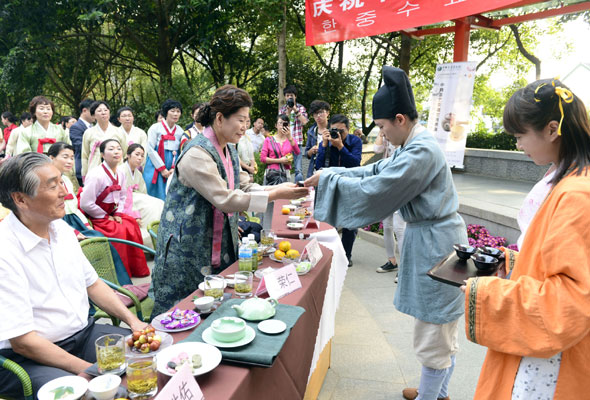Sino-Korean Tea Ceremony Show kicks off