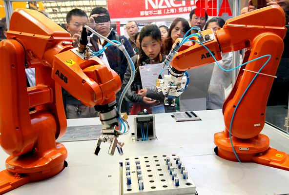 Robots rule industry fair