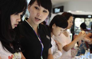 Αποτέλεσμα εικόνας για Tax free shopping scheme for foreign visitors launches in Shanghai 